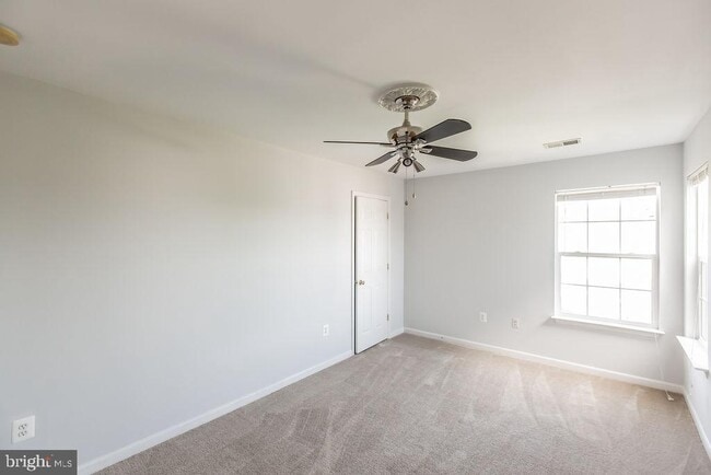 Building Photo - 12075 Serenity Pl