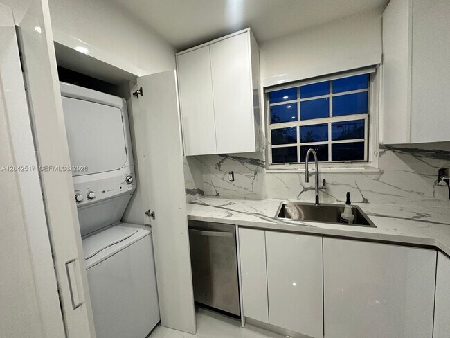 Building Photo - 1270 NW 111th St