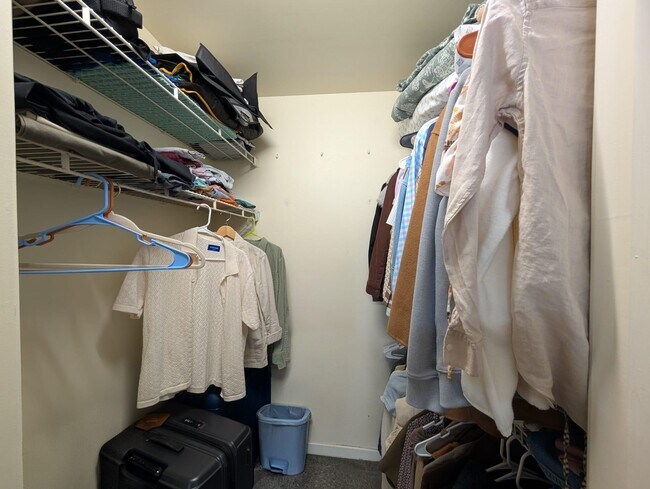 Building Photo - 125 Riverview Ct