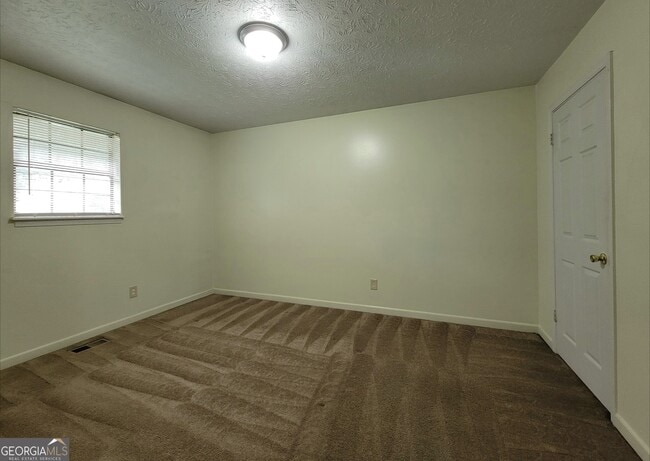 Building Photo - 8 Candlewood Terrace NE