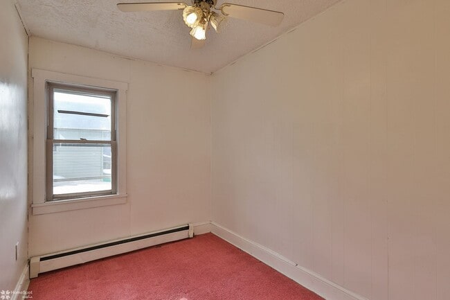 Building Photo - 50 W Catawissa St