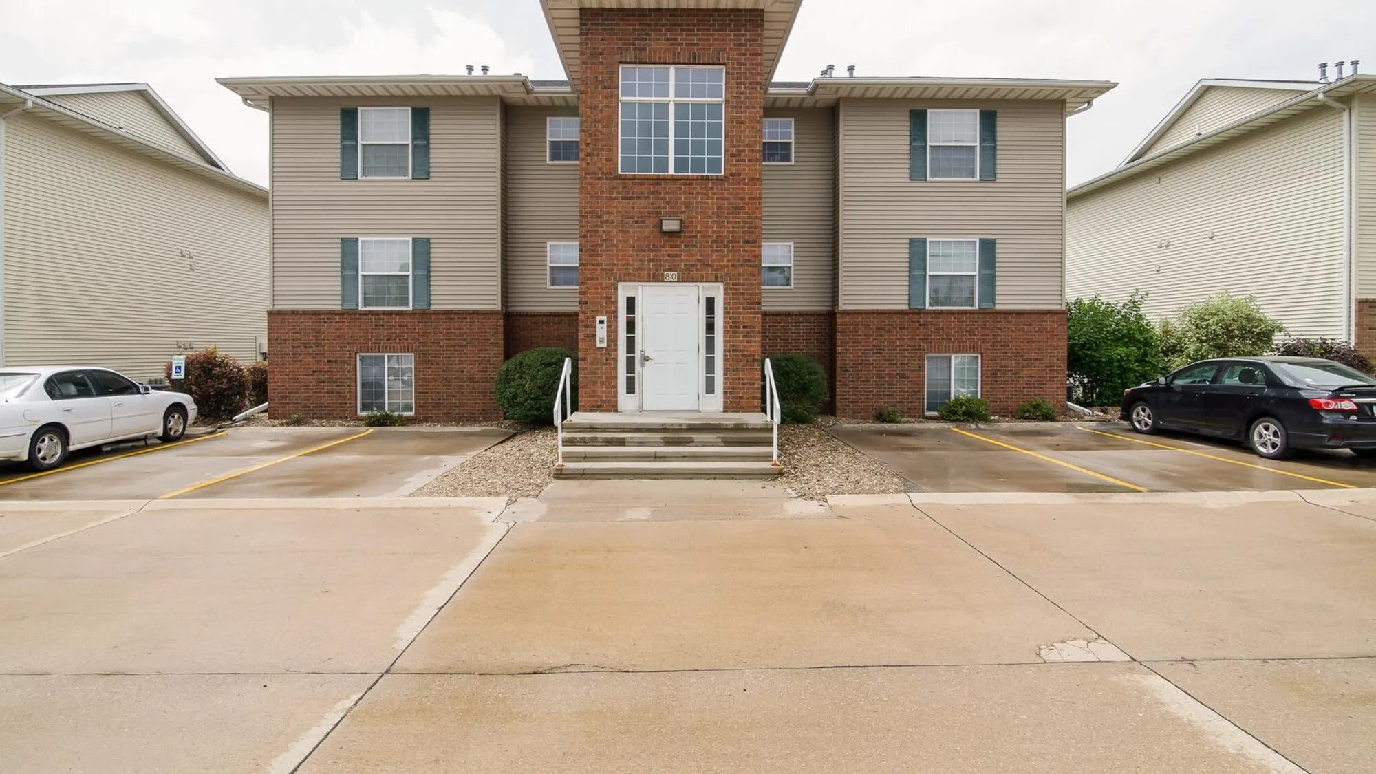 Front - 80 Cherry Ct