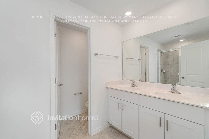 Building Photo - 7153 Greenwood Park Cir