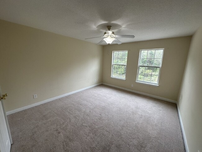 Building Photo - Townhouse for Rent