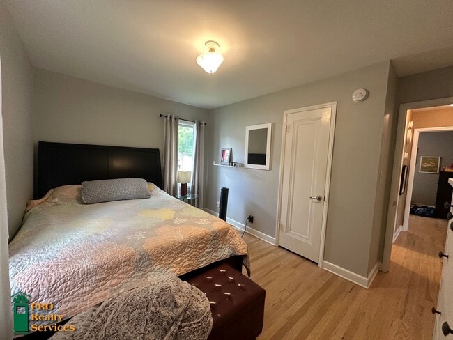 Building Photo - 3 Bedroom Home in Highland Park