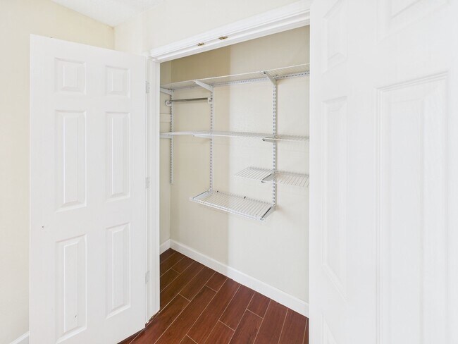 Building Photo - 13010 Foxburo Dr