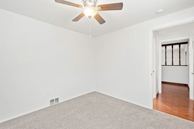 Building Photo - AVAILABLE OCT 1ST!! BEAUTIFUL 4 BEDROOM IN...