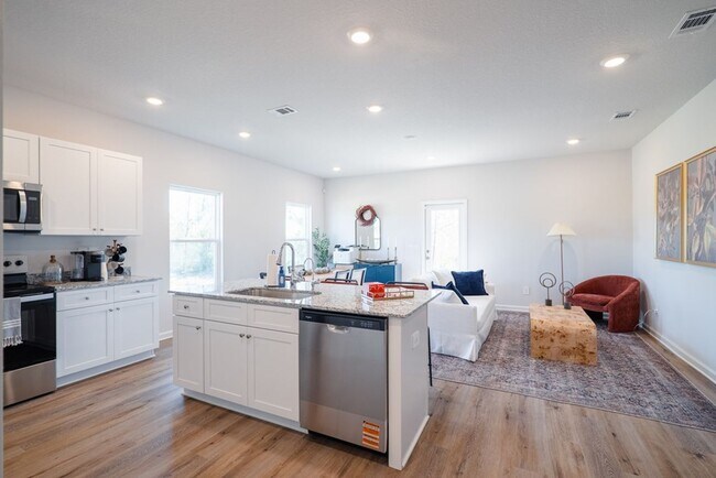 Building Photo - Fresh, Modern Living in Bemiss Springs – Stylish New-Construction 3BR Townhome with Upgraded Fini...