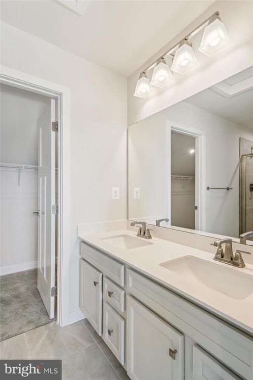 Building Photo - 4328 Ellipse Ter