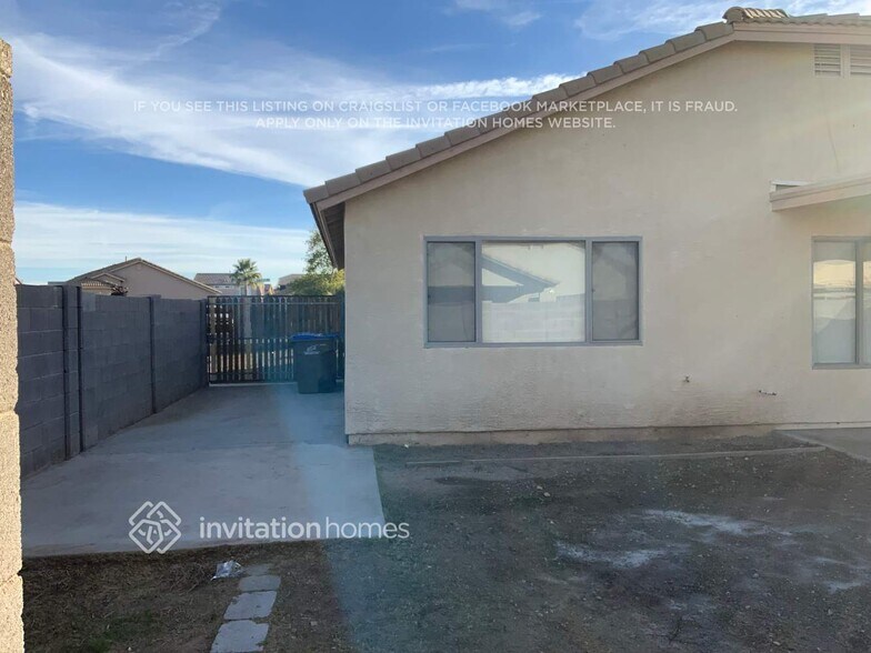 Building Photo - 1400 E Vernoa St