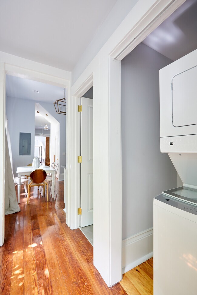 Building Photo - 4856 Magazine St