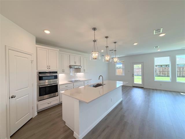 Building Photo - 713 Roanoke Dr