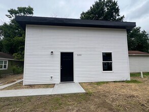Building Photo - 500 W Worley St