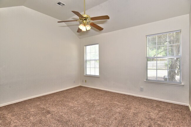 Building Photo - Welcome to your new home in Jenks!