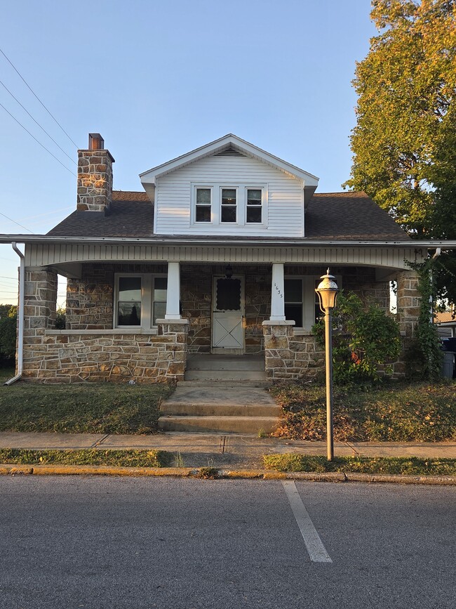 Building Photo - 1635 Orange St