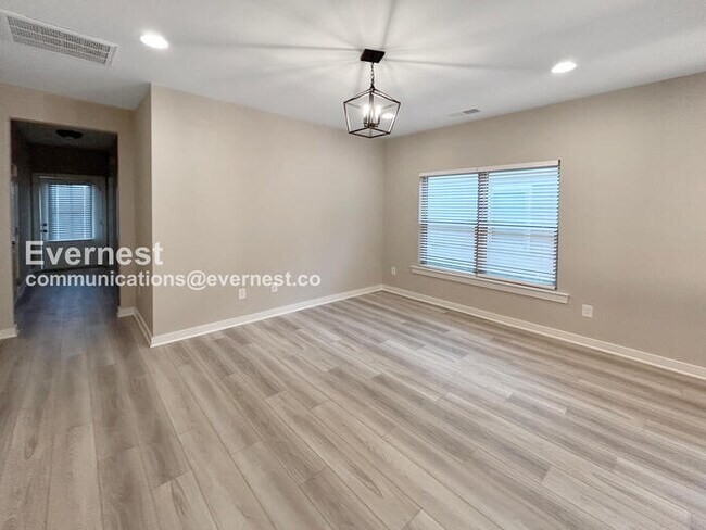 Building Photo - 49 River Birch Ln