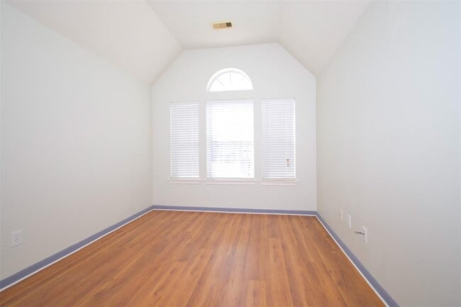 Building Photo - 13222 Boxwood Terrace Dr