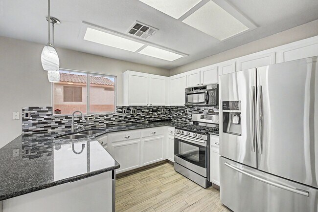 Building Photo - 7928 Hornbeam Ct
