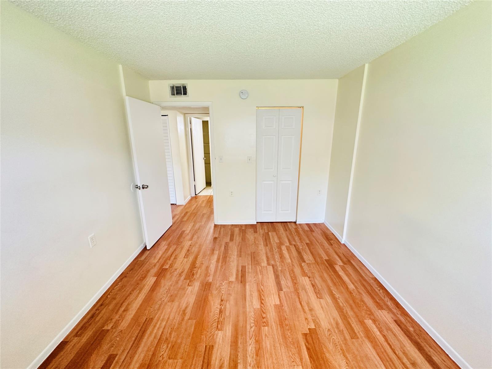 Building Photo - 1203 N Benoist Farms Rd