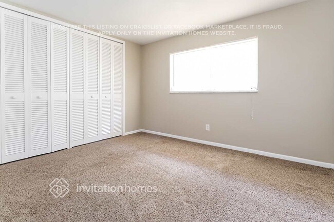 Building Photo - 10350 Bay Hills Dr