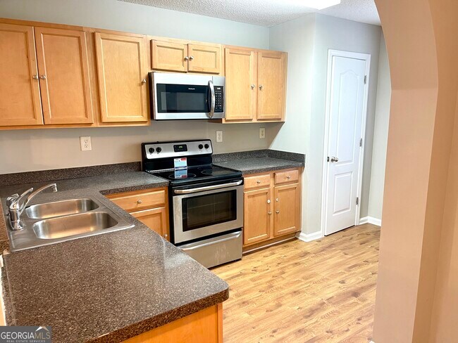 Building Photo - 140 Prattling Ct