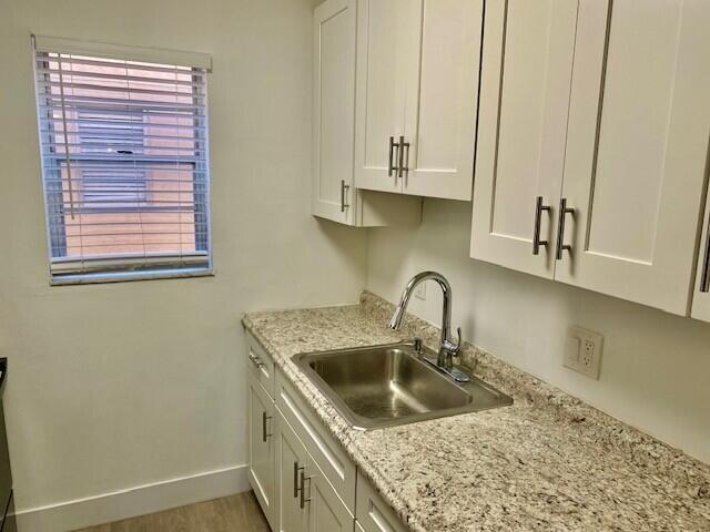 Building Photo - 600 SW 2nd Ave