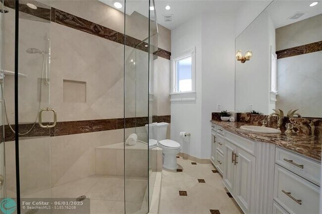 Building Photo - 3311 NE 57th Ct