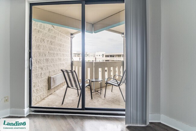 Building Photo - 1362 Passenger St