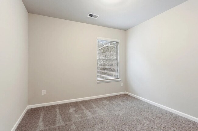 Building Photo - 305 Skipjack Ct