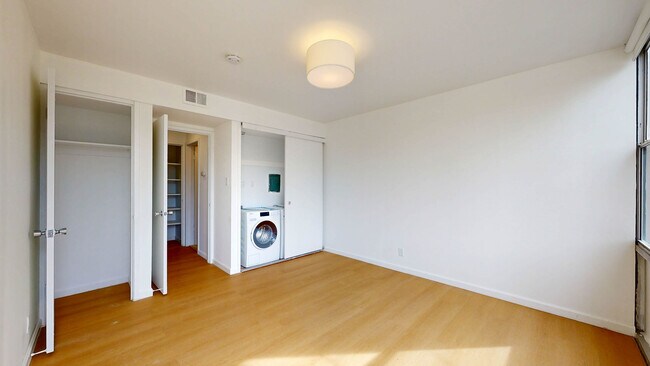 Building Photo - 1507 Carol Ave