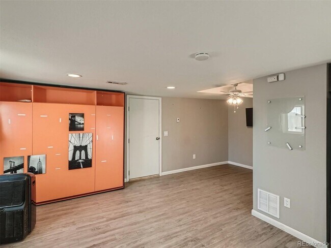 Building Photo - "Charming Studio Duplex Retreat in Englewood – Cozy 1 Bed, 1 Bath Gem!"