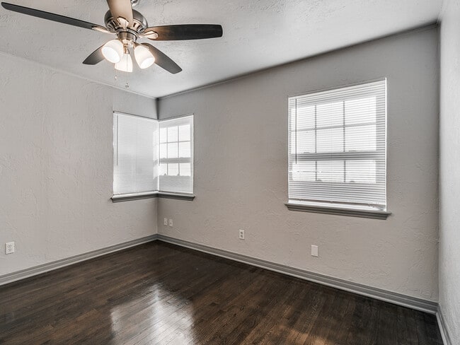 Building Photo - 3816 NW 20th St