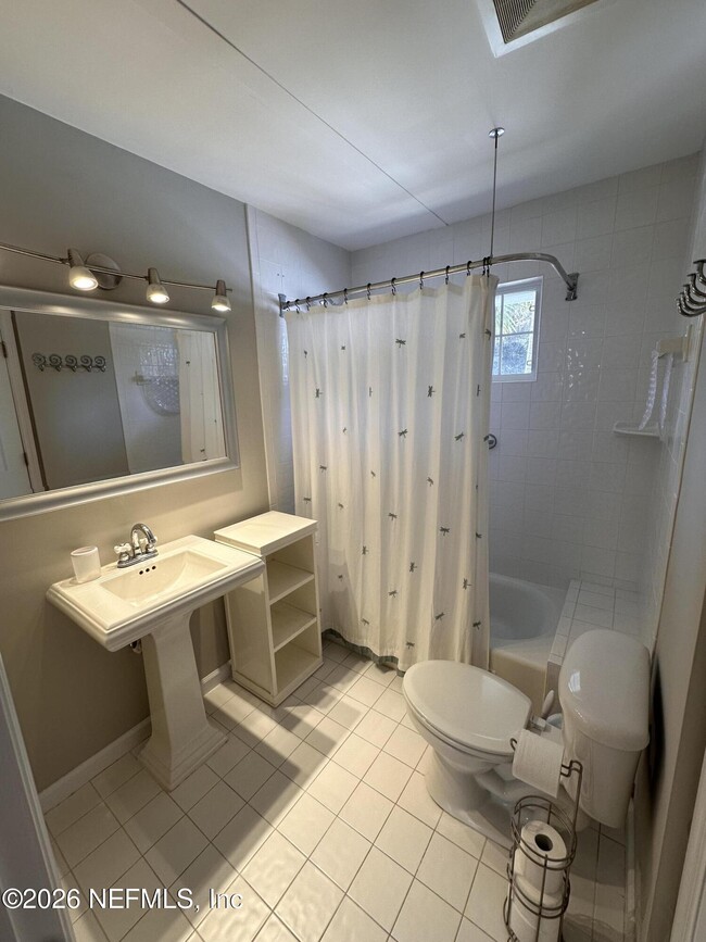 Building Photo - 310 7th St