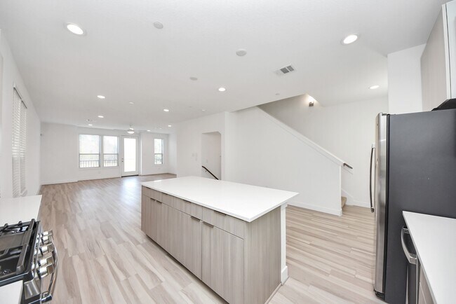 Building Photo - 18716 Centro Main St