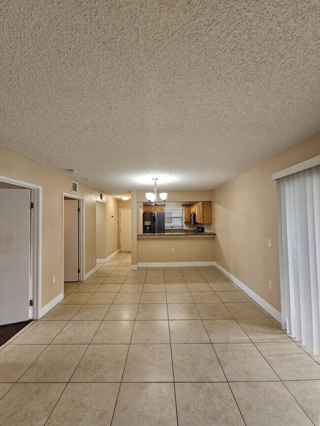 Primary Photo - 1543 Lake Crystal Dr