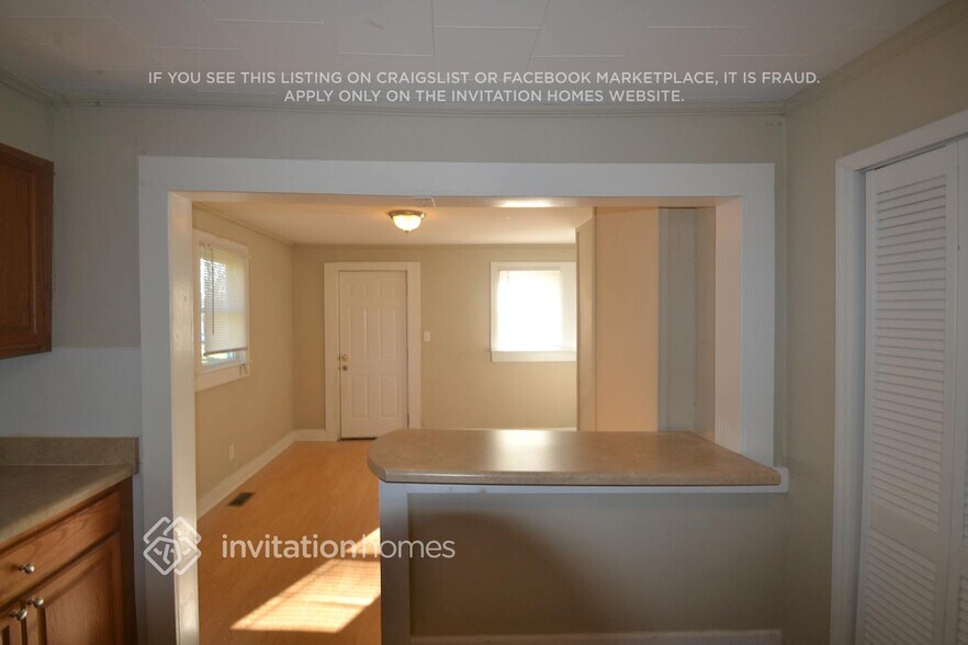 Building Photo - 1908 Whitsett St