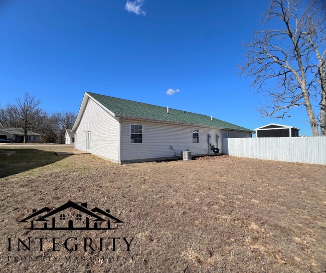 Building Photo - 22590B Hollow Oak Ln