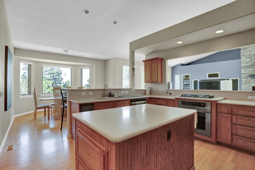 Building Photo - 10503 E Meadow Run