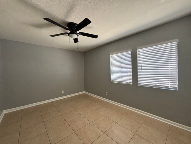 Building Photo - 44303 Beech Ave