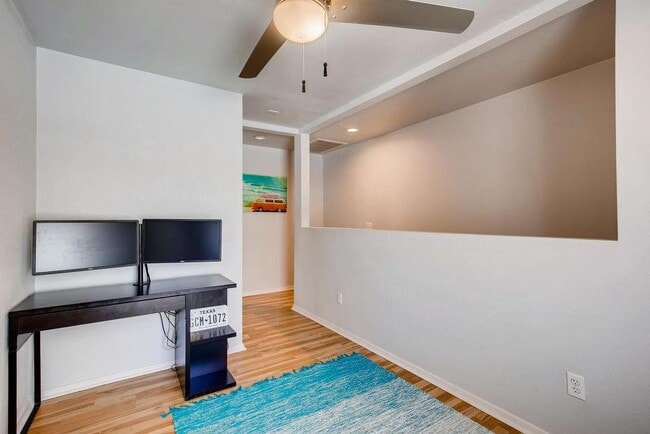 Building Photo - 1312 Cometa St