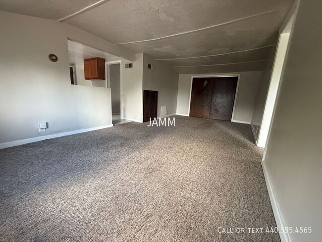 Building Photo - 1405 Sheffield Rd