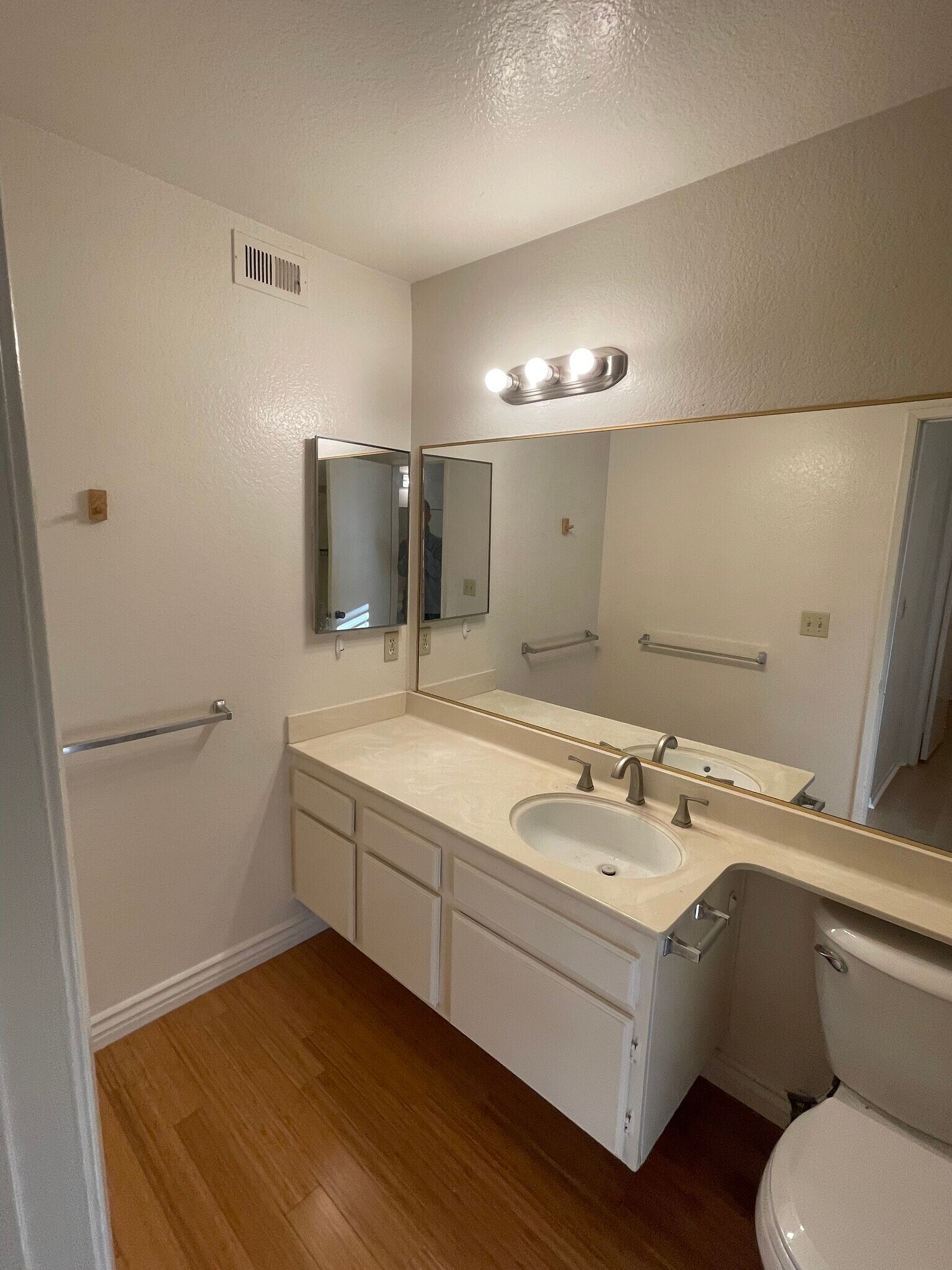 Building Photo - 211 Palmetto Dr