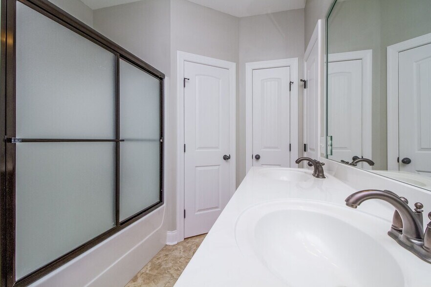 Building Photo - 1067 Windtree Trace