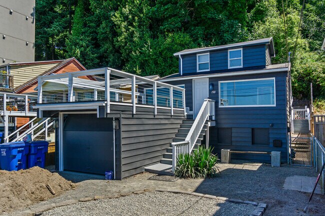 Building Photo - 1310 Alki Ave SW