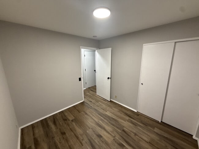 Building Photo - 1475 Hollywood Ln