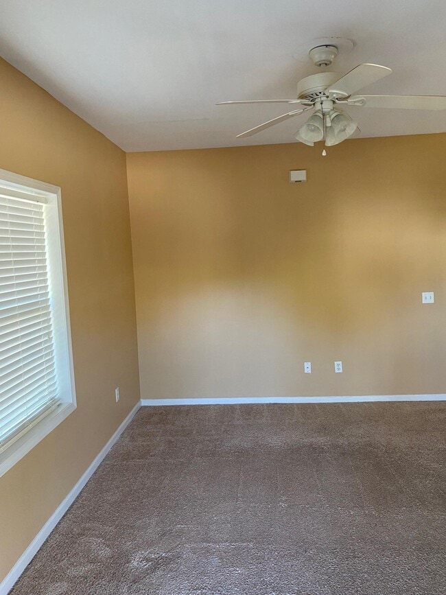 Building Photo - 1517 McPhearson Dr