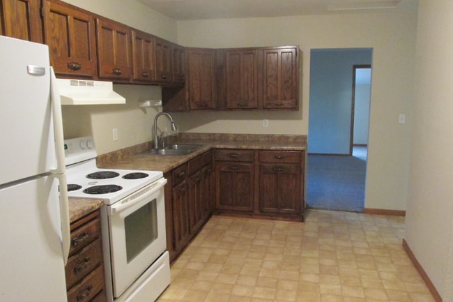 Building Photo - 404 Wood St N