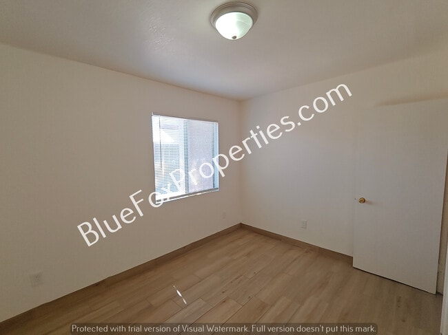 Building Photo - 2427 N Fair Oaks Ave