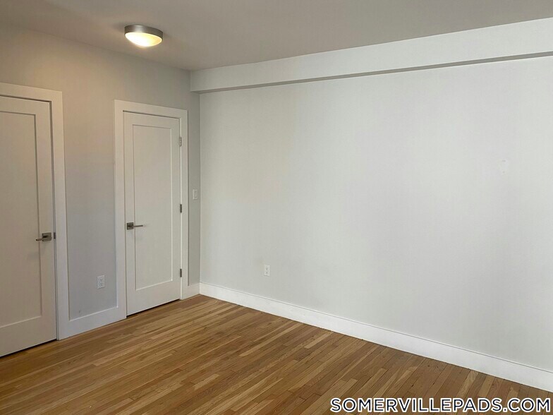 Building Photo - 136 Highland Ave