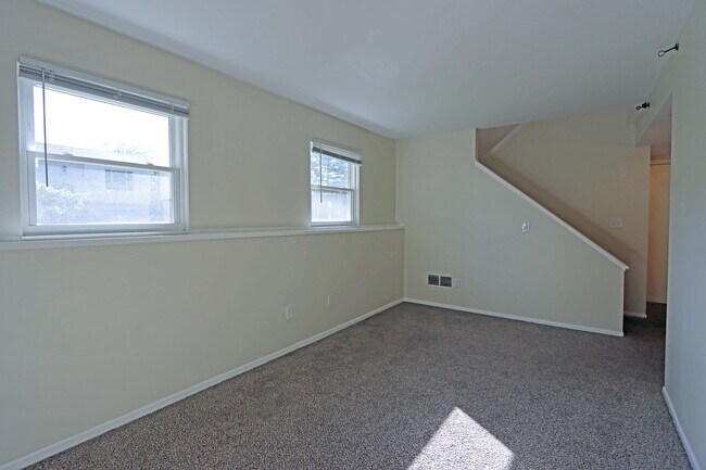 Building Photo - 7701 Flynnway Dr